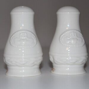 Vintage Irish Belleek Salt & Pepper Shakers Set Claddagh Pattern 3" Tall New